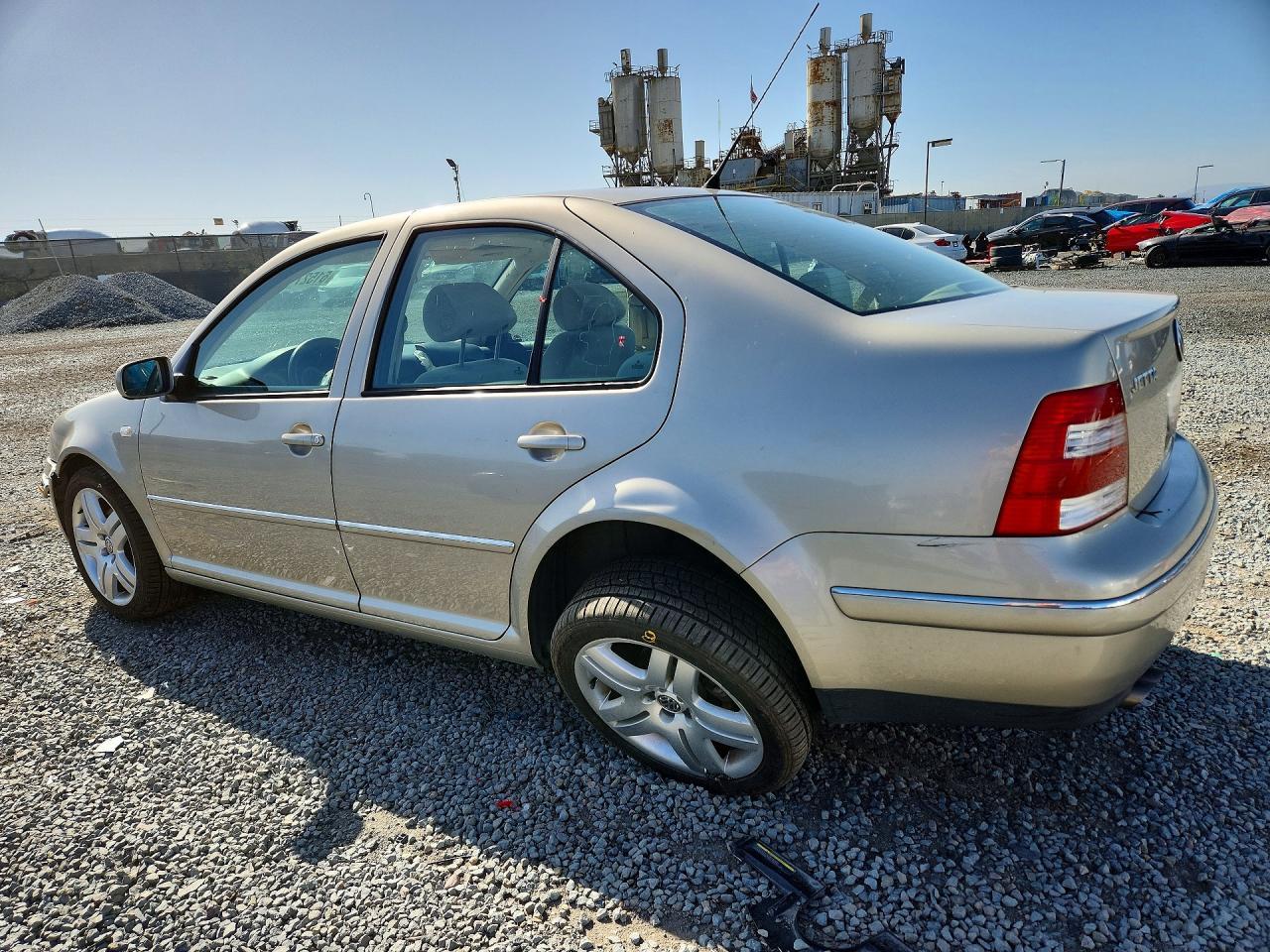 2004 Volkswagen Jetta Gls - Фото 2