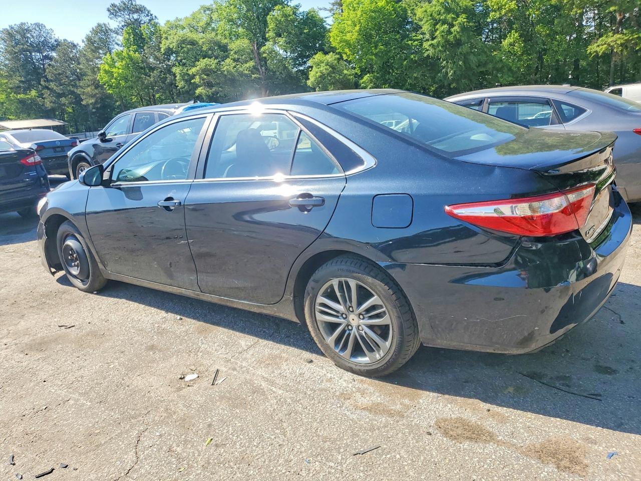 2017 Toyota Camry Se - Фото 2
