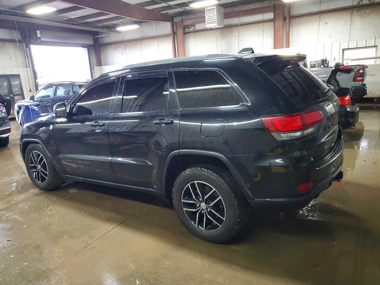 2018 Jeep Grand Cherokee Trailhawk - Image 2
