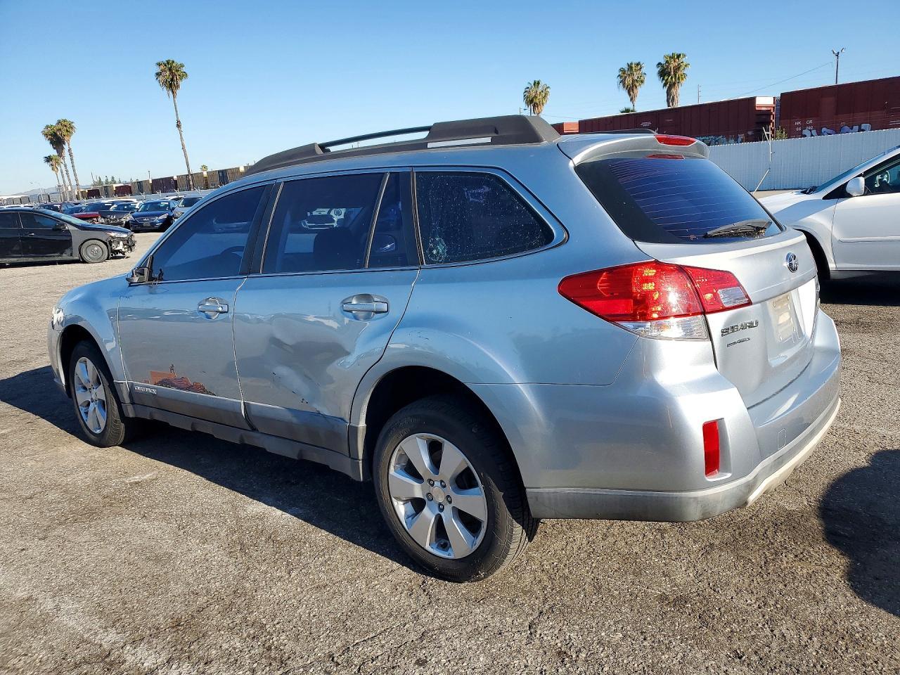 2012 Subaru Outback 2.5I - Фото 2
