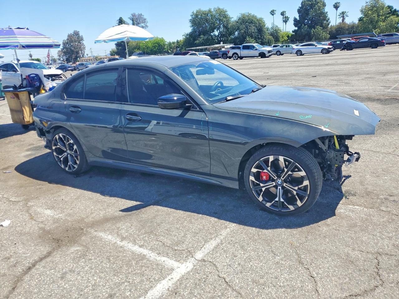 2025 BMW 330I - Фото 4