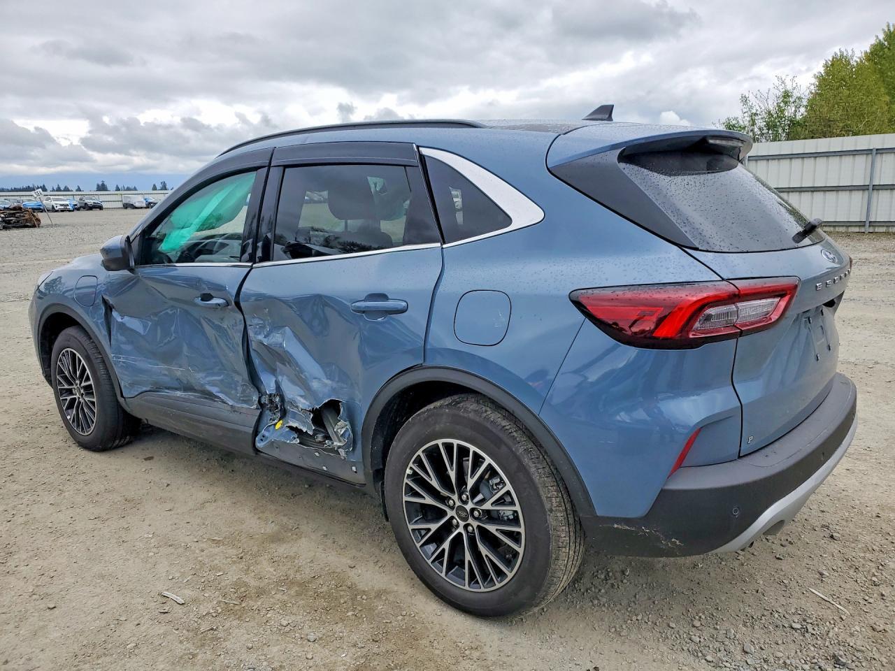 2025 Ford Escape - Image 2