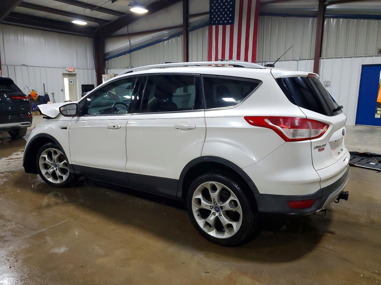 2013 Ford Escape Titanium - Фото 2