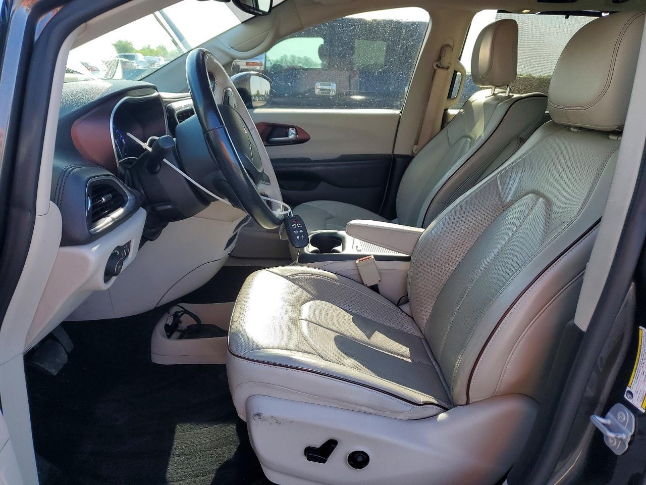 2018 Chrysler Pacifica Limited - Image 7