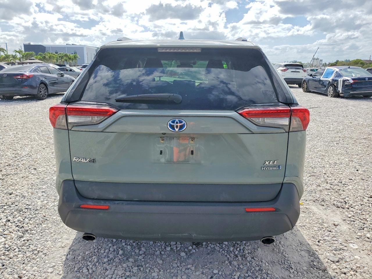 2020 Toyota Rav4 Hybrid Xle - Фото 6