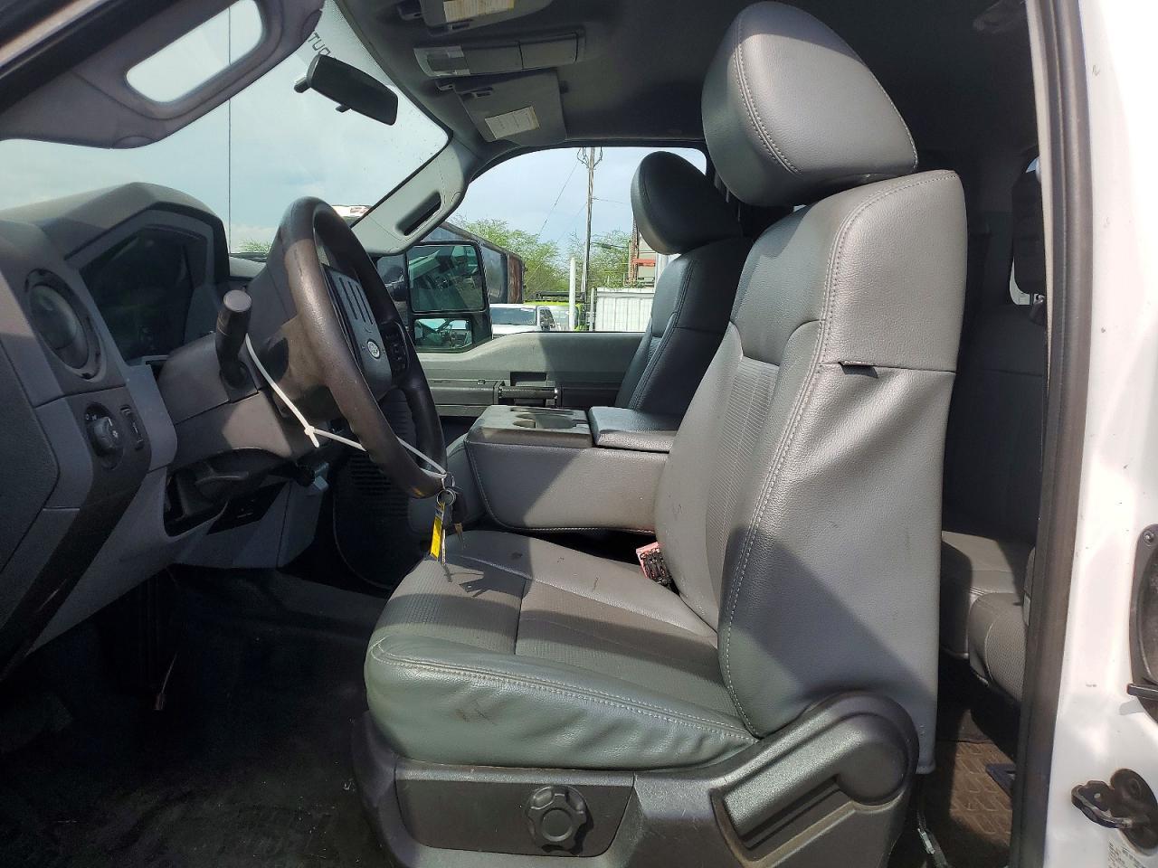 2015 Ford F350 Super Duty - Фото 7