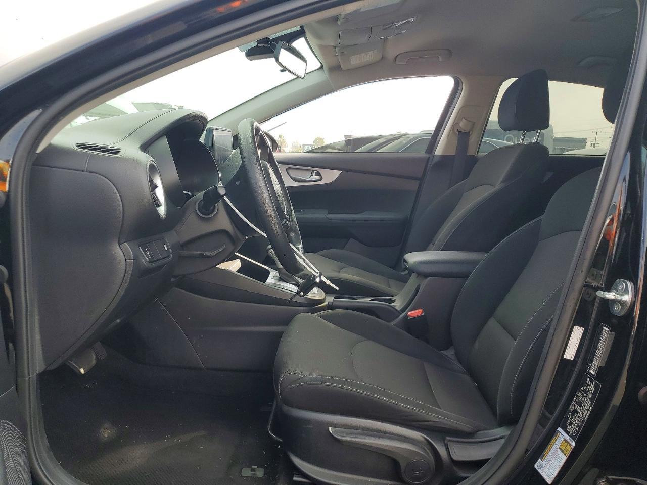 2024 Kia Forte Lxs - Image 7