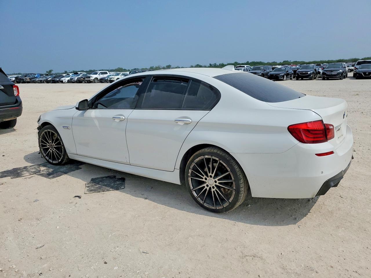 2011 BMW 535 I - Фото 2