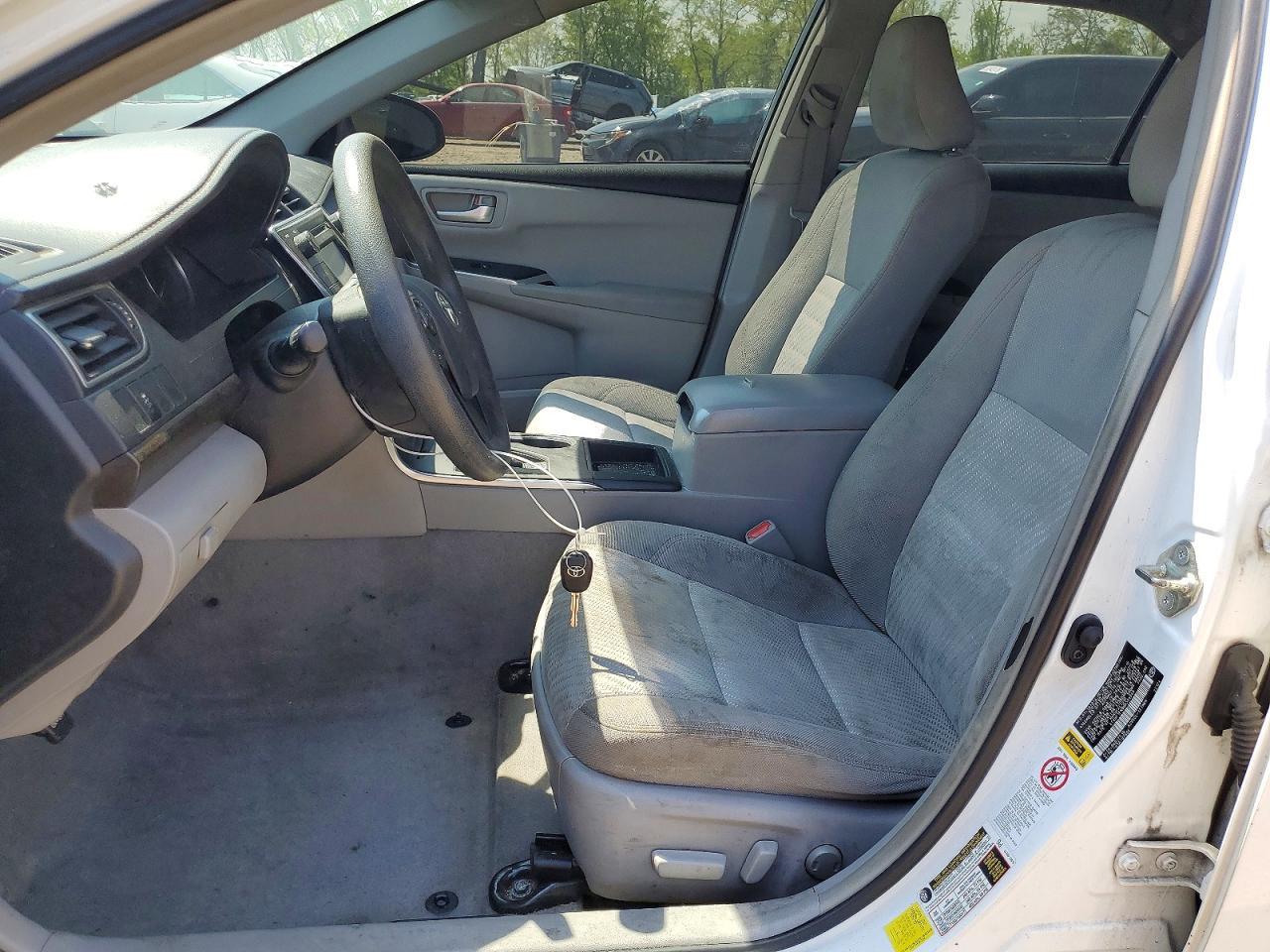 2016 Toyota Camry Le - Фото 7