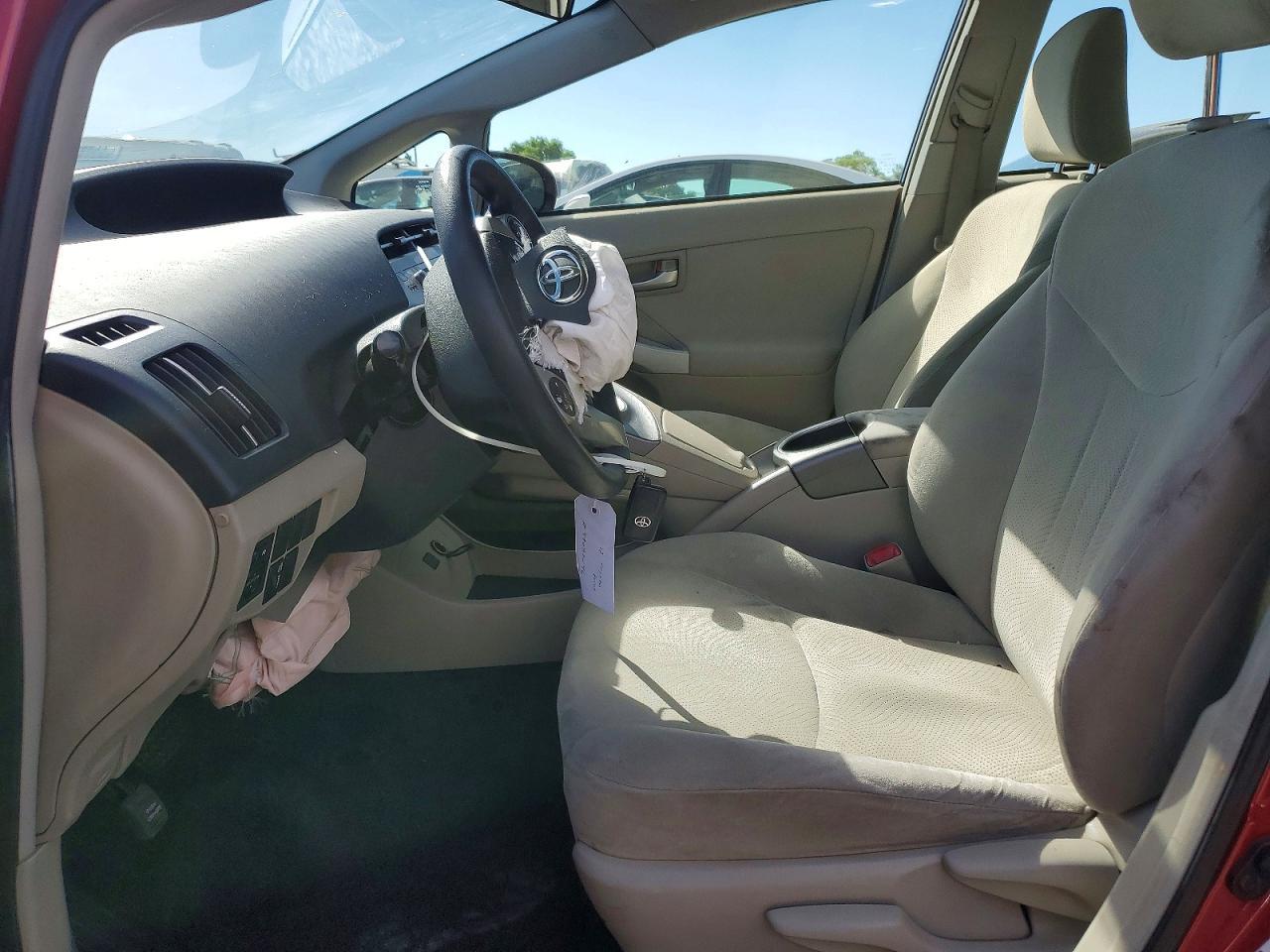 2012 Toyota Prius Three - Image 7