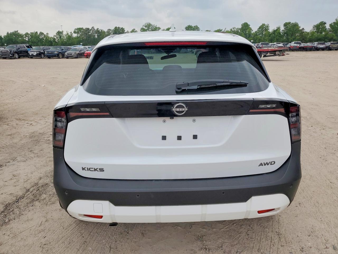2025 Nissan Kicks S - Фото 6