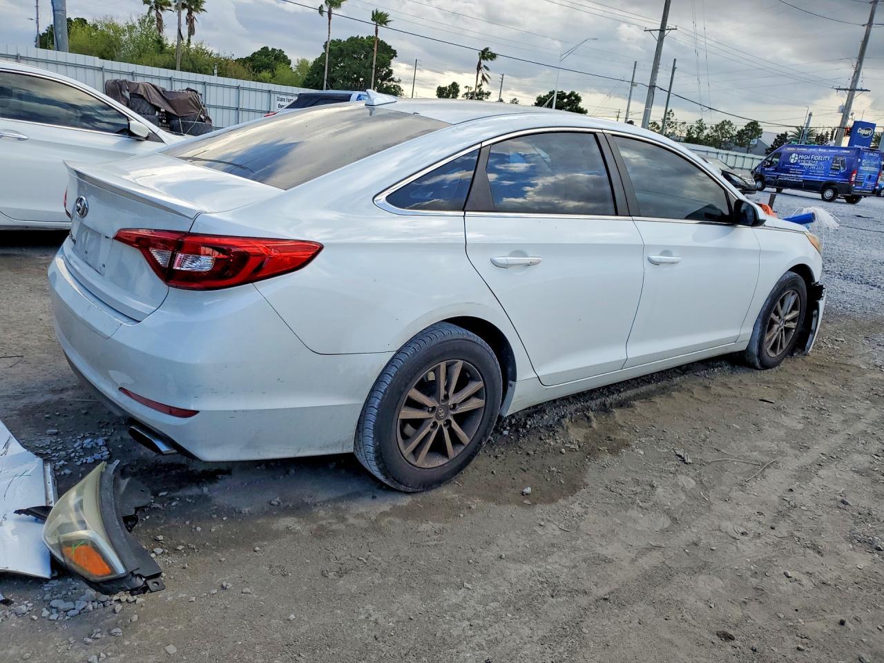 2017 Hyundai Sonata Se - Фото 3