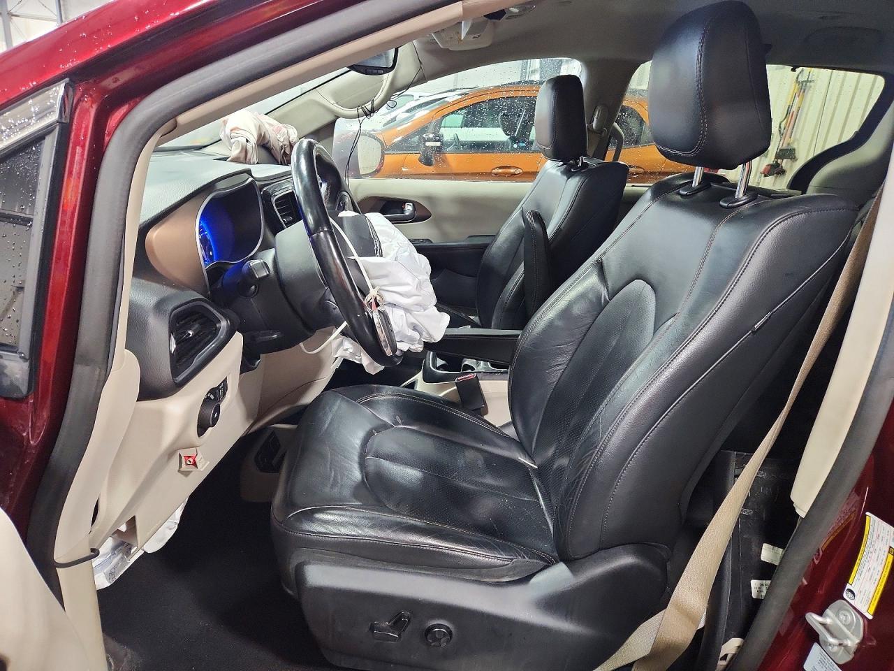 2017 Chrysler Pacifica Touring L Plus - Image 7