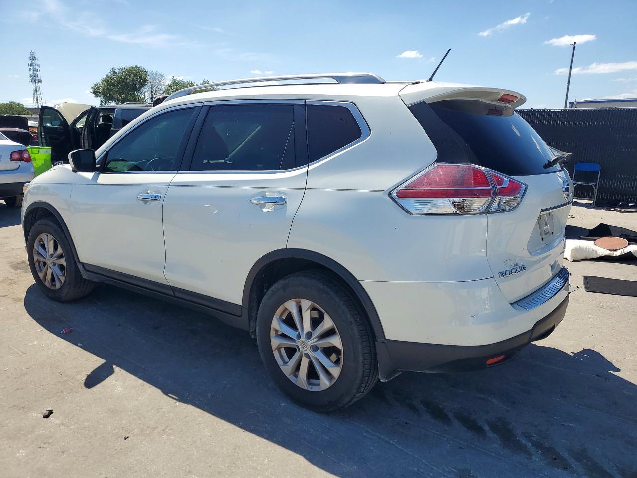 2015 Nissan Rogue Sv - Image 2