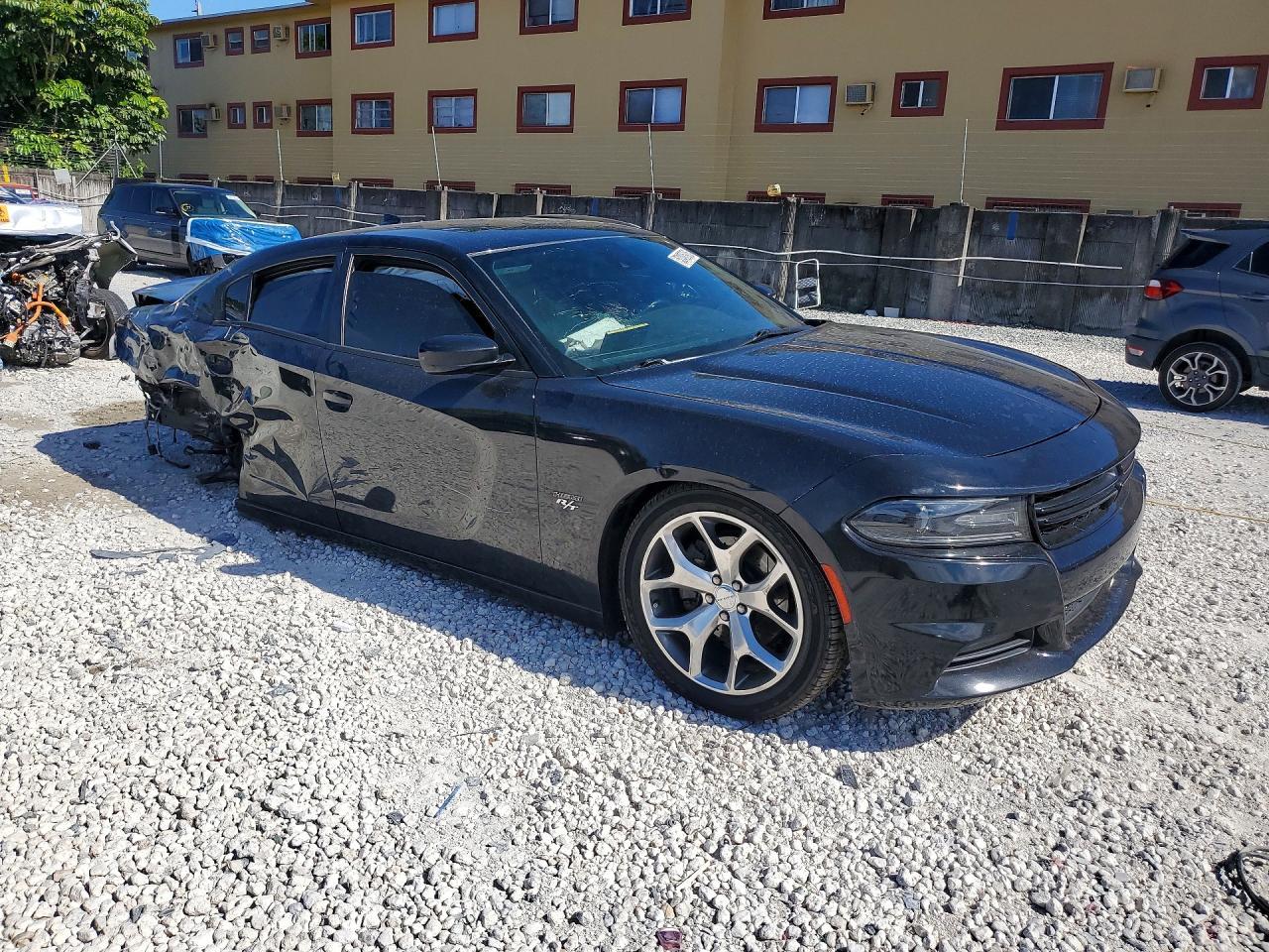 2015 Dodge Charger R - Image 4