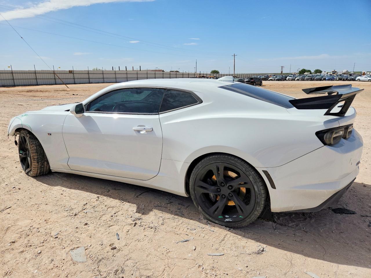2020 Chevrolet Camaro Ss - Image 2