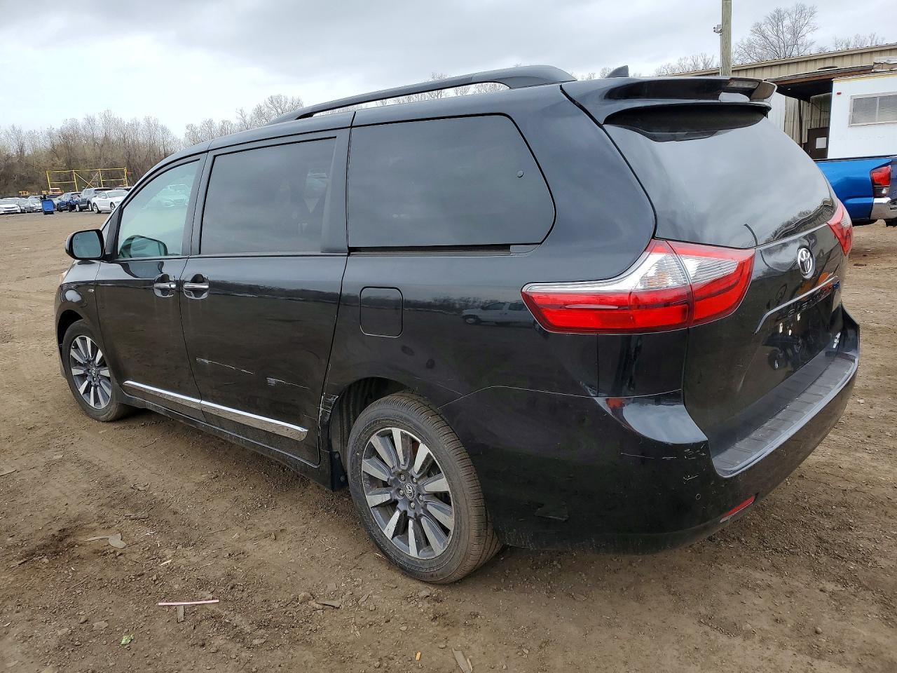 2020 Toyota Sienna Xle 7-Passenger - Фото 2