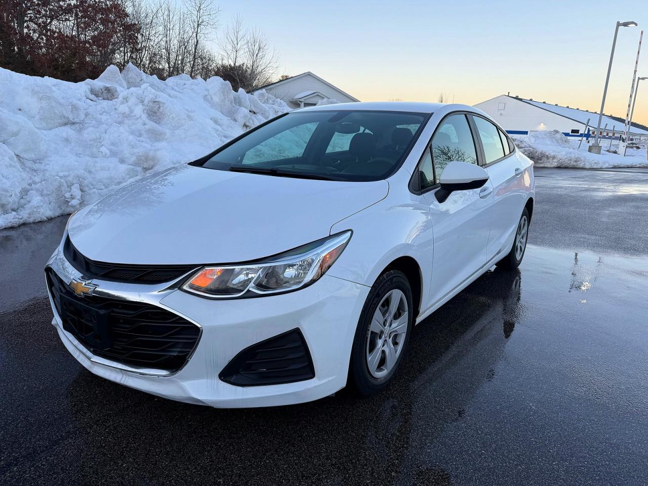 2019 Chevrolet Cruze Ls - Фото 2
