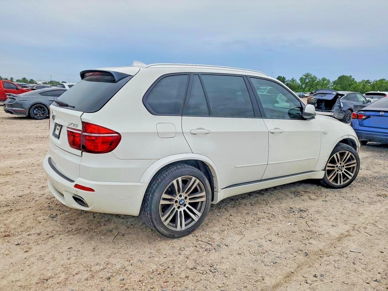 2012 BMW X5 xDrive50I - Фото 3