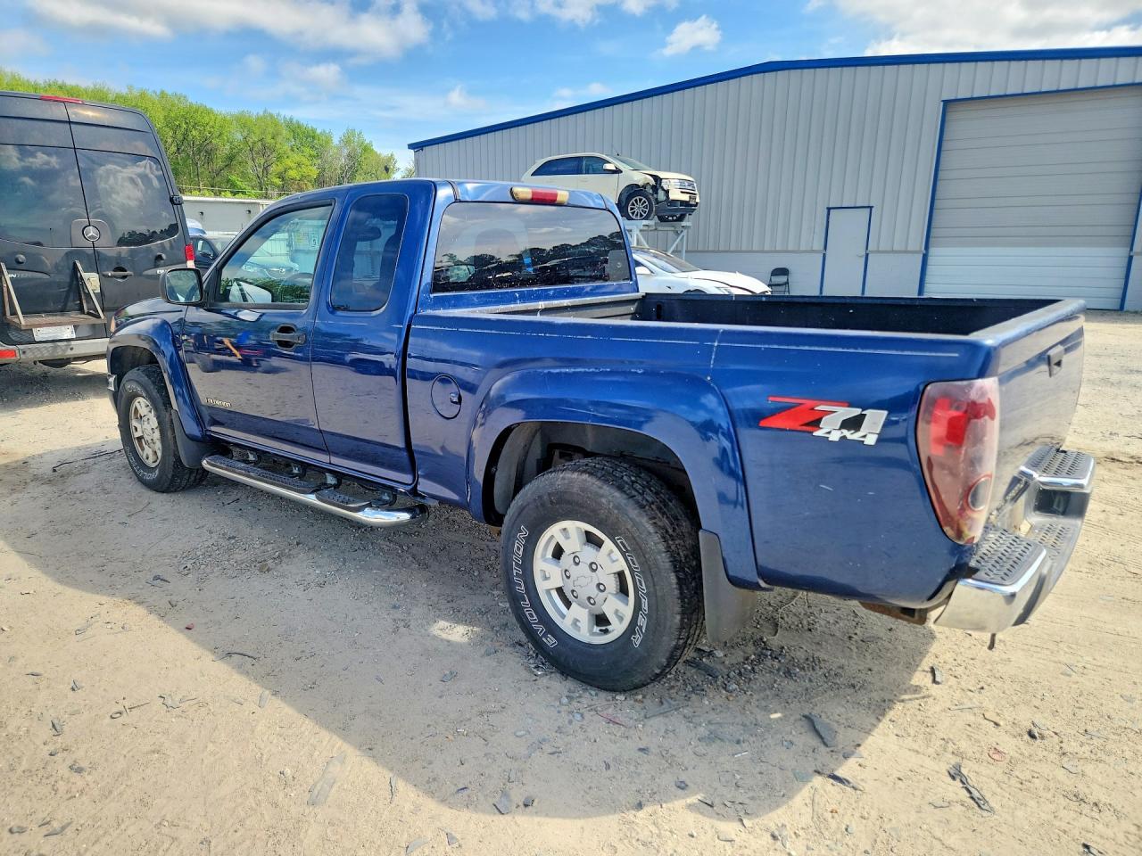 2005 Chevrolet Colorado - Image 2