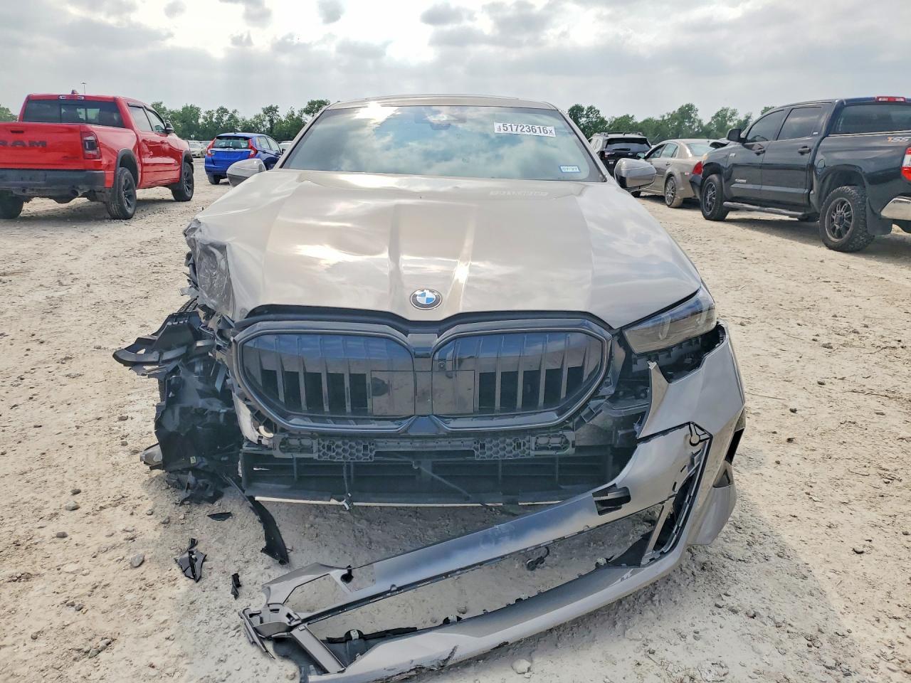 2026 BMW 530 I - Фото 5