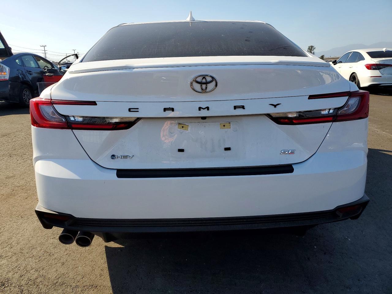 2025 Toyota Camry Se - Image 6