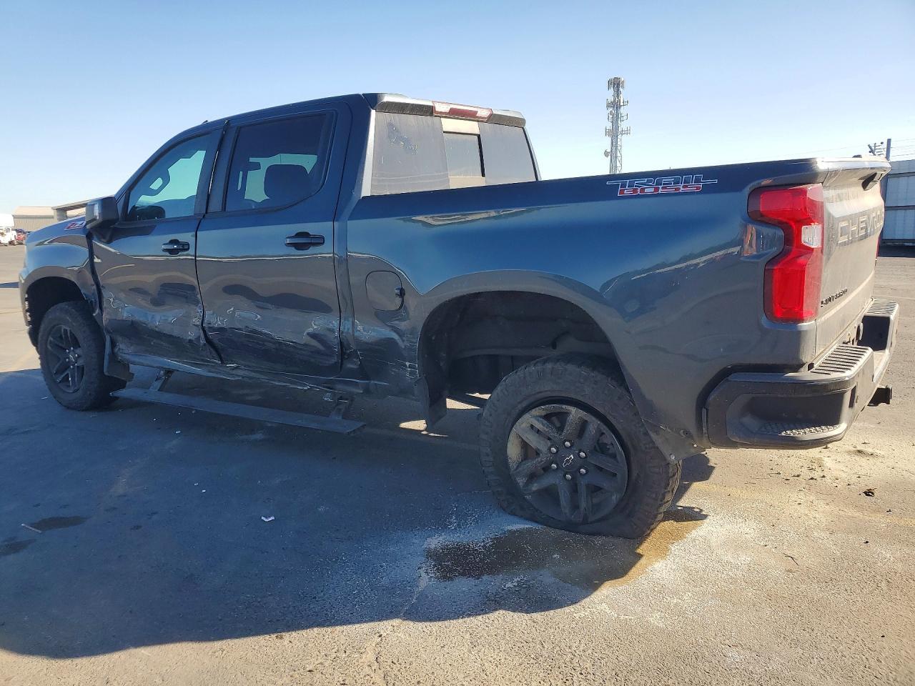 2020 Chevrolet Silverado K1500 Lt Trail Boss - Фото 2