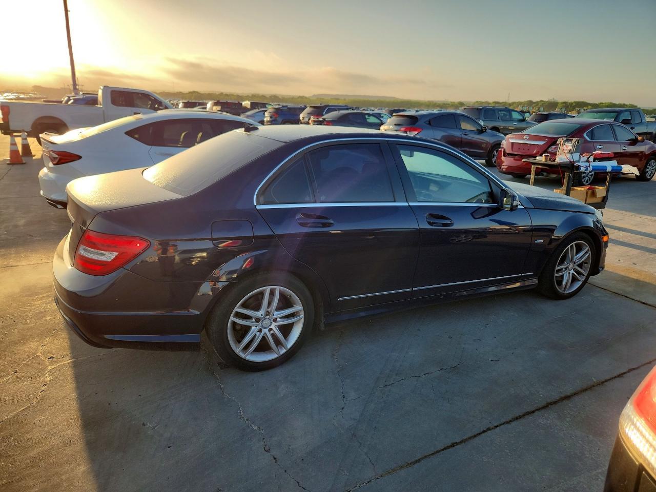 2012 Mercedes-Benz C 250 - Фото 3