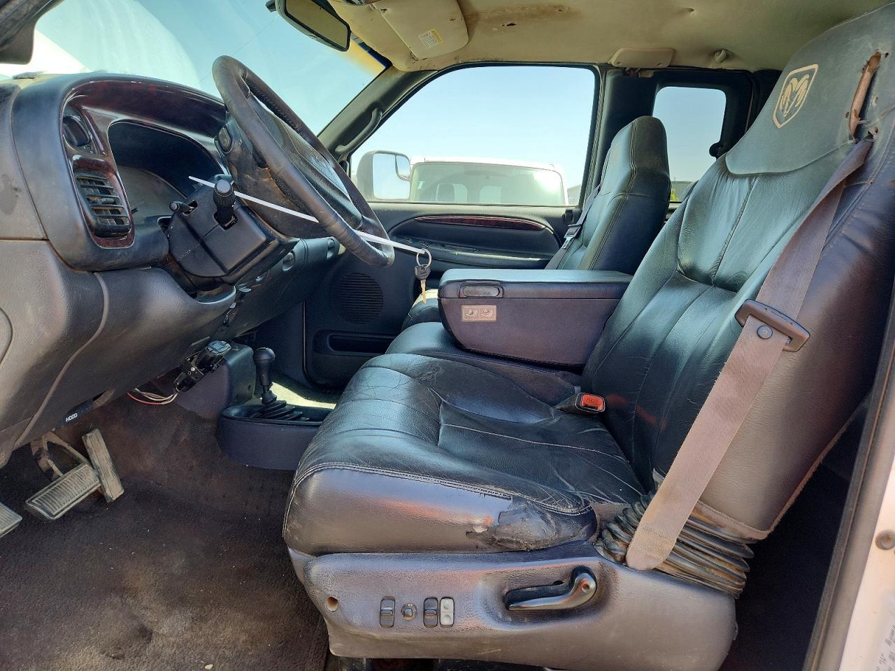 2001 Dodge Ram 2500 - Image 7