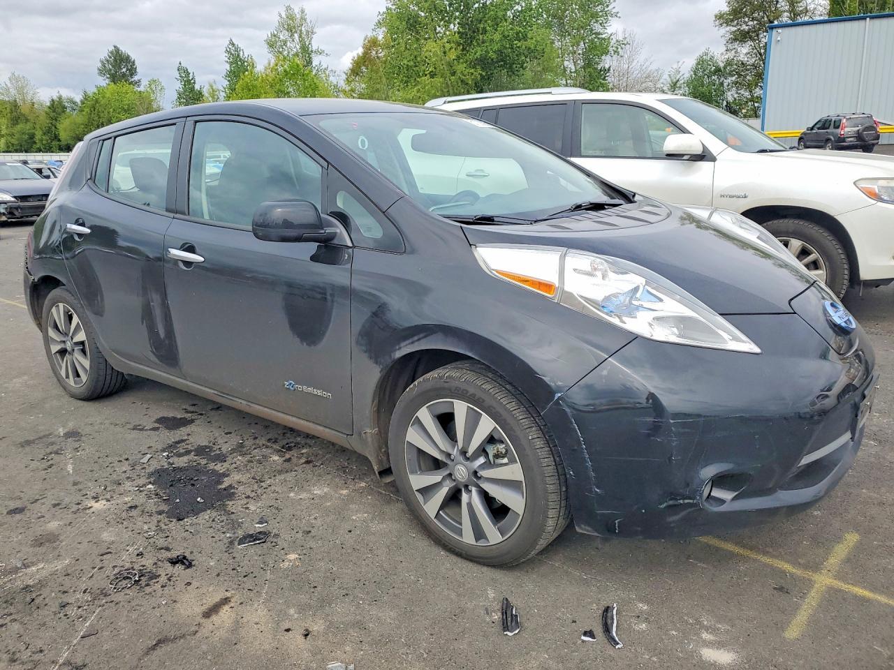 2015 Nissan Leaf S - Фото 4