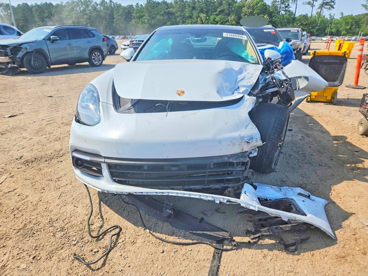 2019 Porsche Panamera 4 E-Hybrid - Фото 5