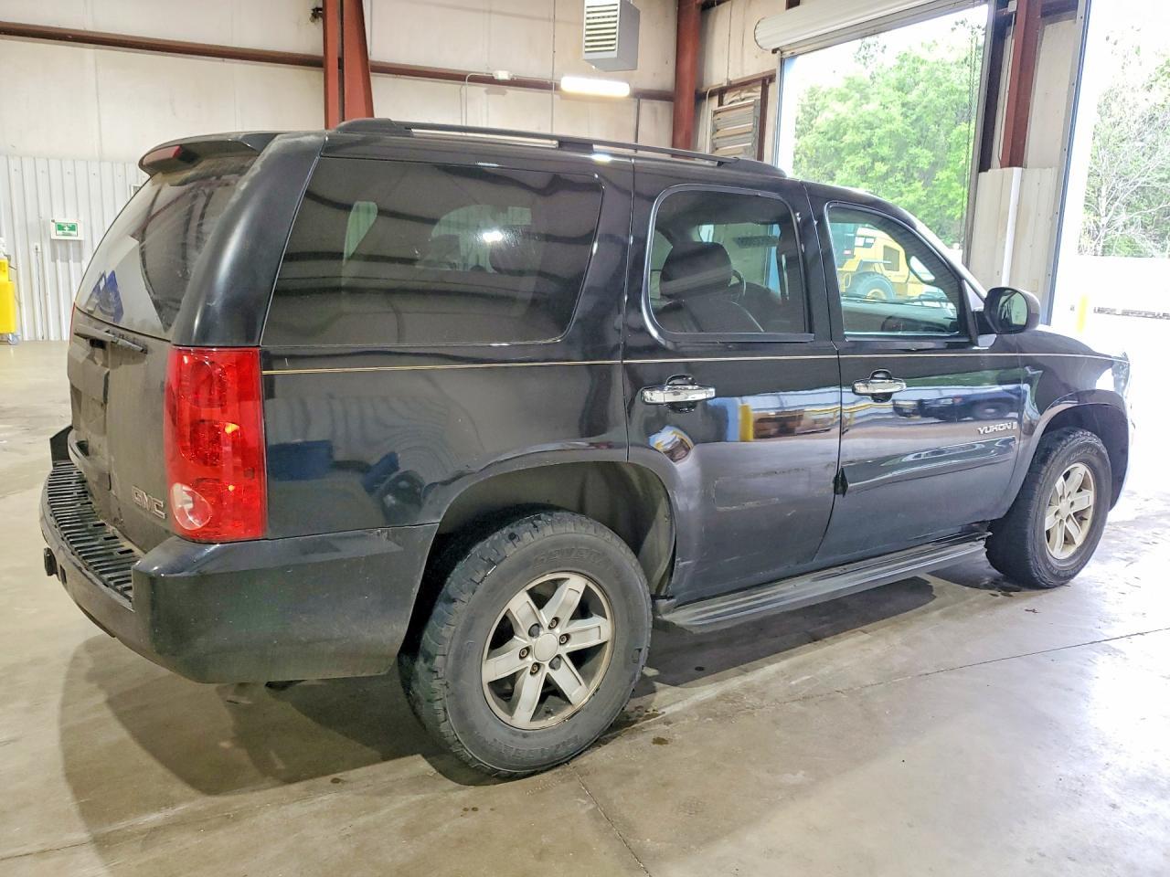 2008 GMC Yukon - Image 3