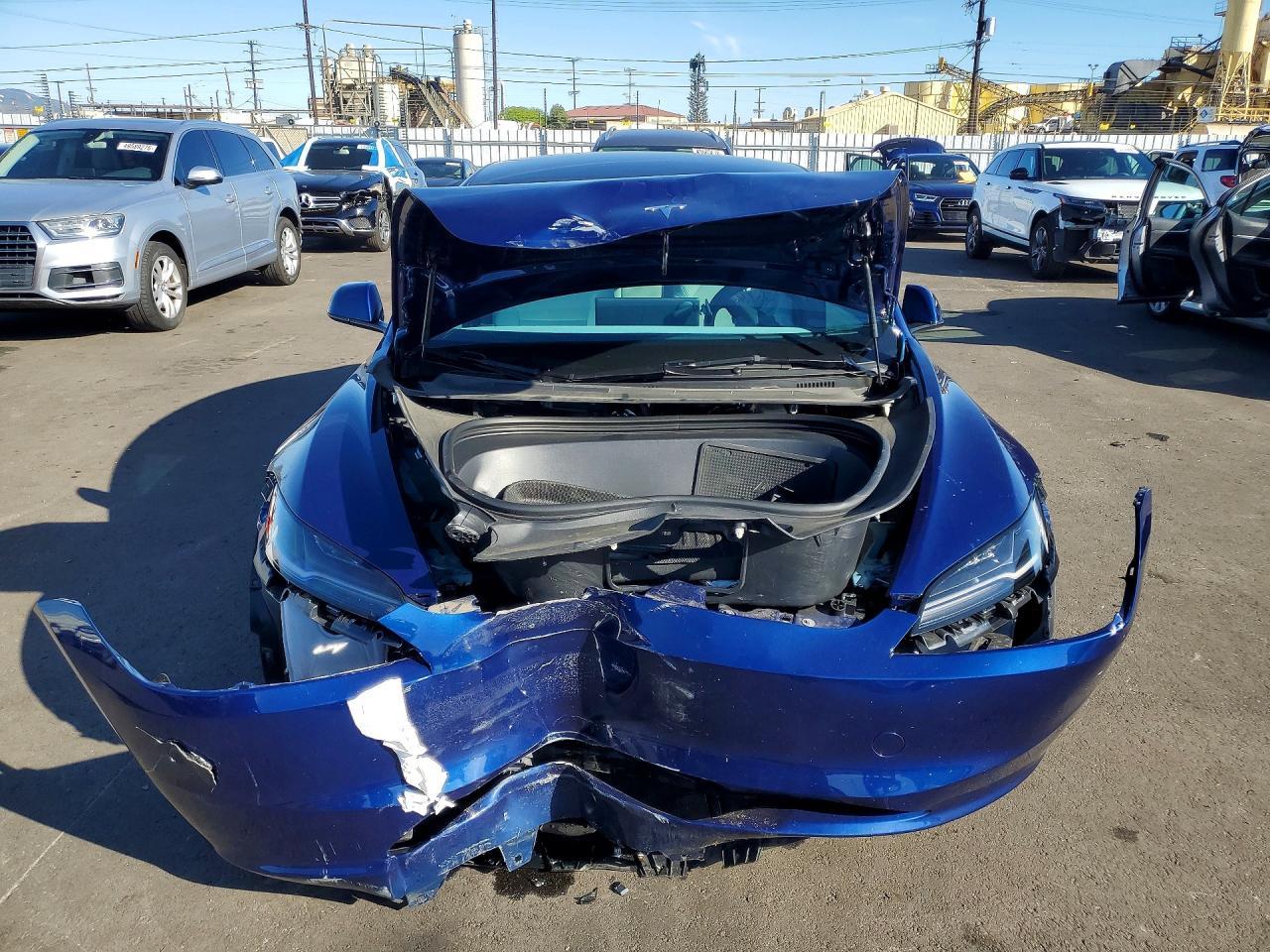 2025 Tesla Model 3 - Image 5