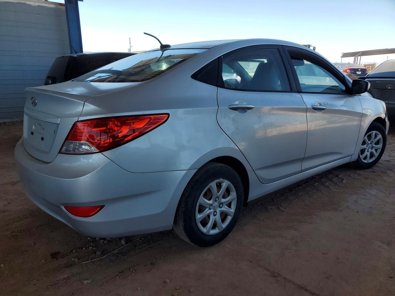 2014 Hyundai Accent Gls - Фото 3