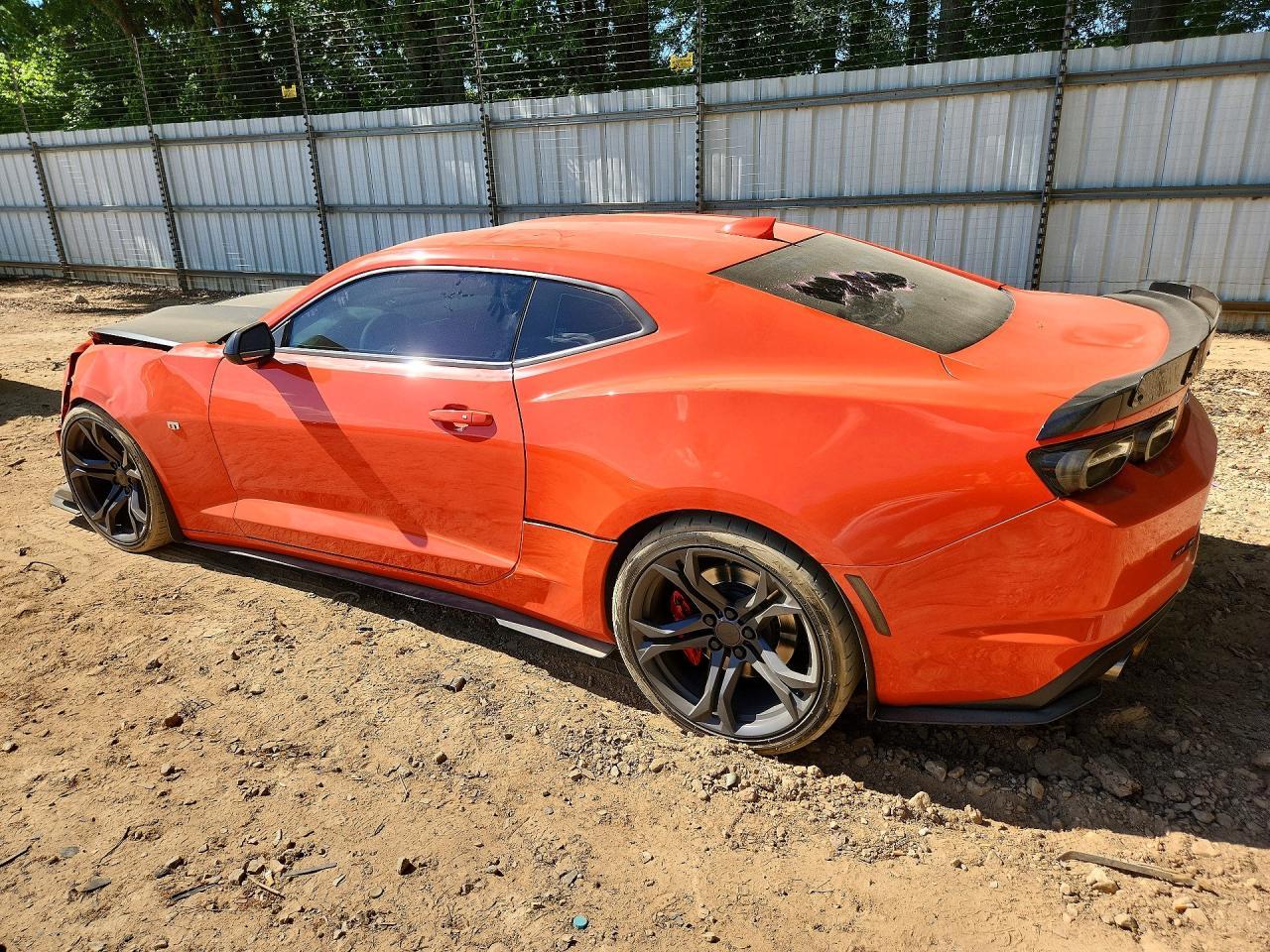 2019 Chevrolet Camaro - Image 2