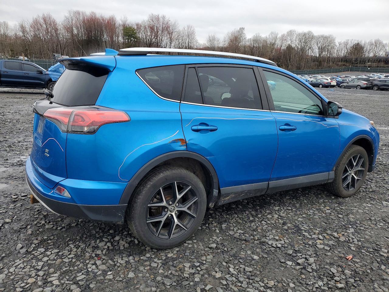 2016 Toyota Rav4 Se - Фото 3