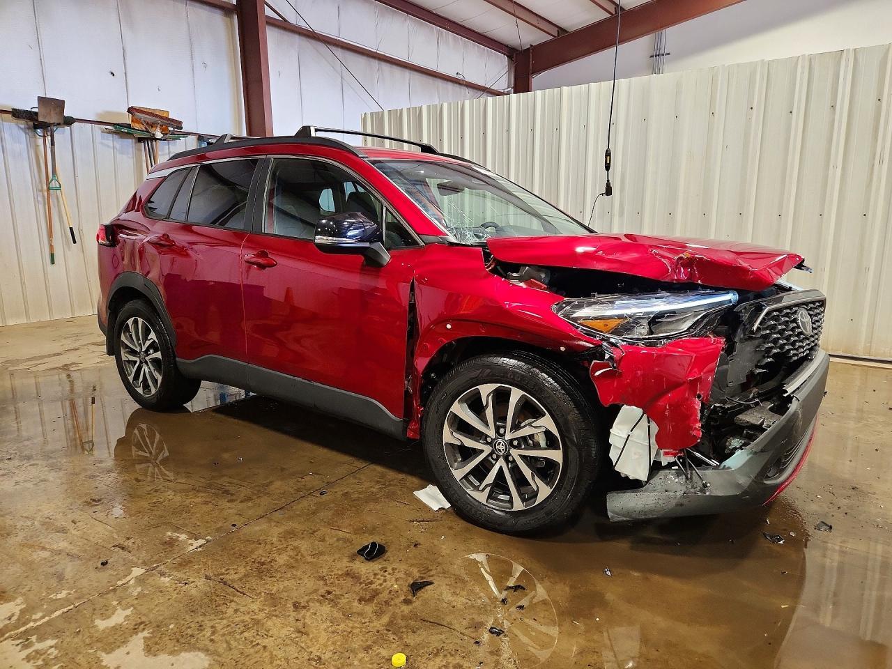 2025 Toyota Corolla Cross Xle - Image 4