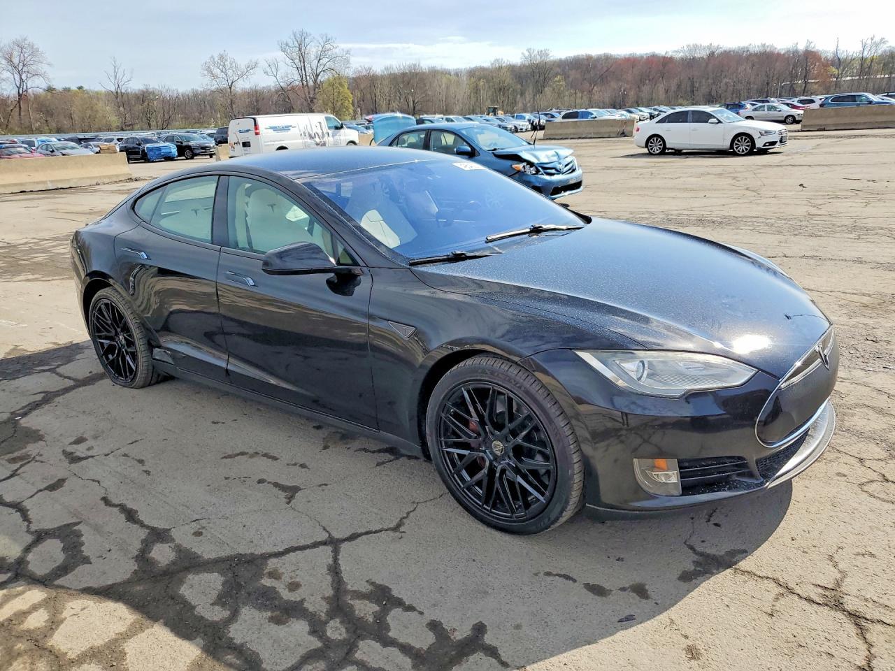 2014 Tesla Model S - Image 4