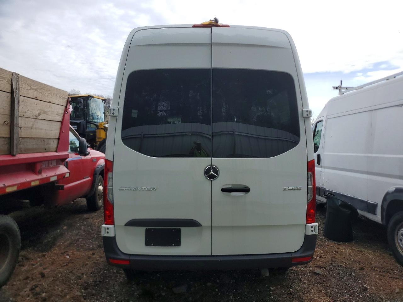 2024 Mercedes Benz Sprinter 2500 - Фото 6