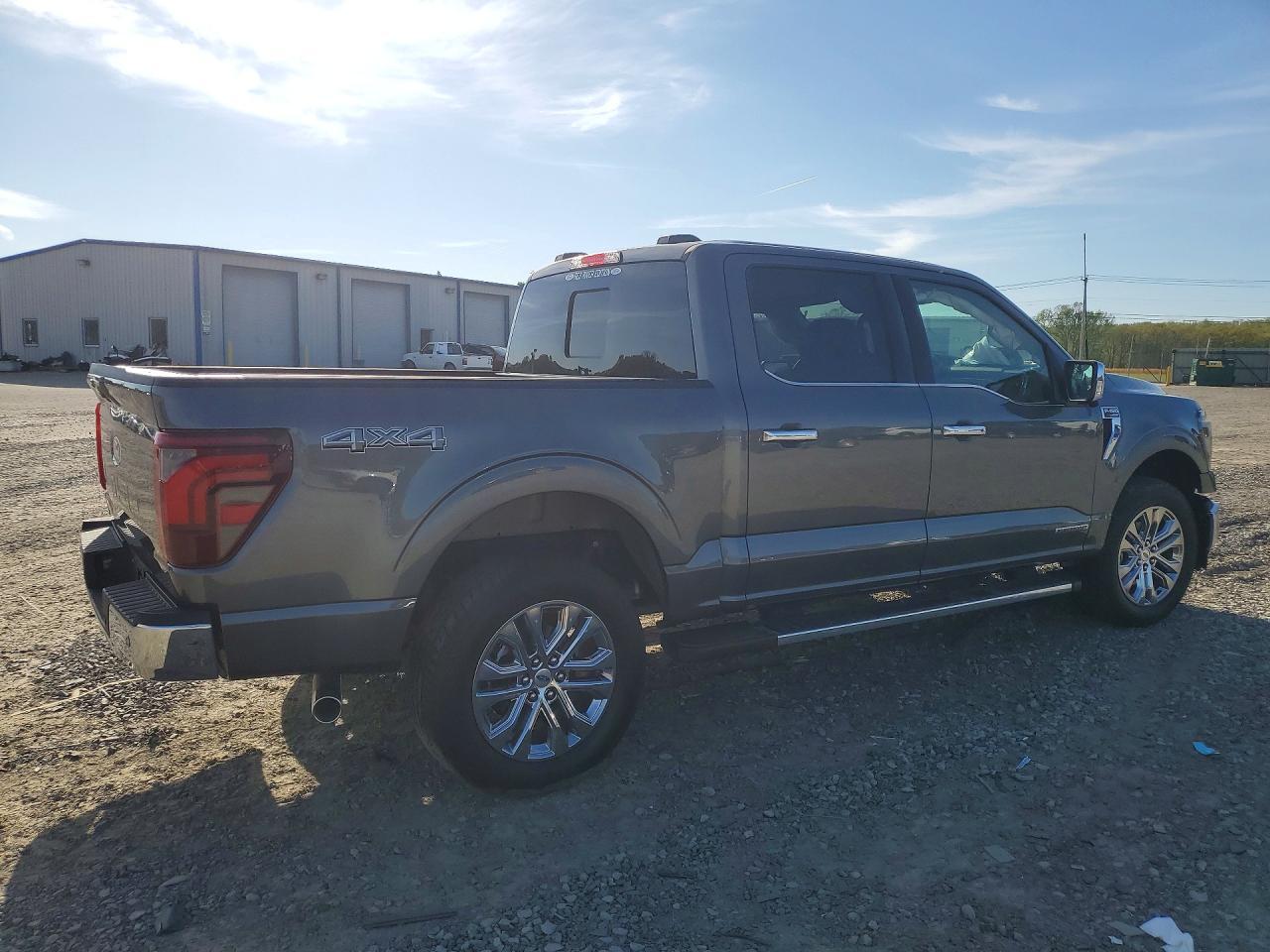 2025 Ford F150 Lariat - Image 3