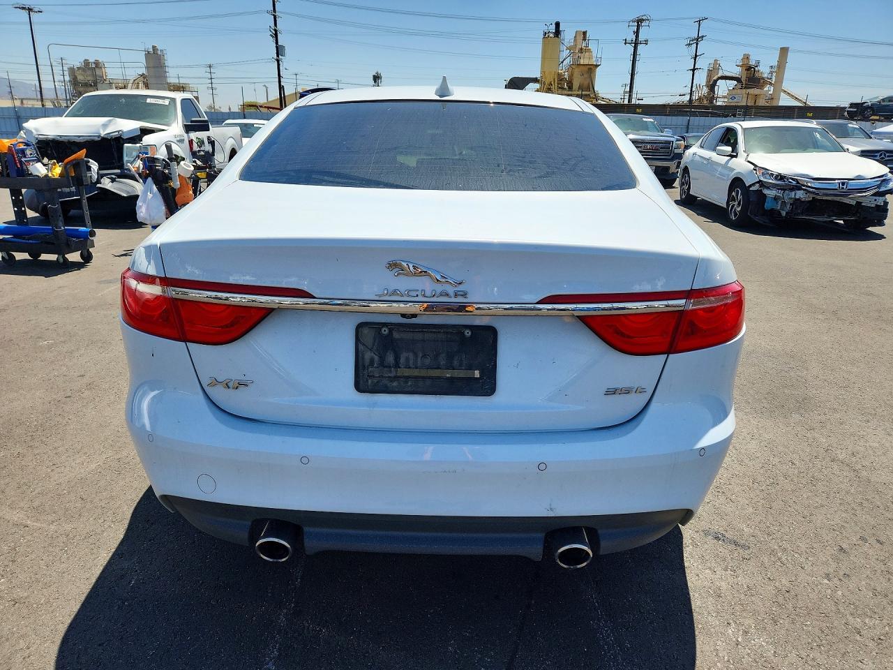 2017 Jaguar Xf Prestige - Image 6