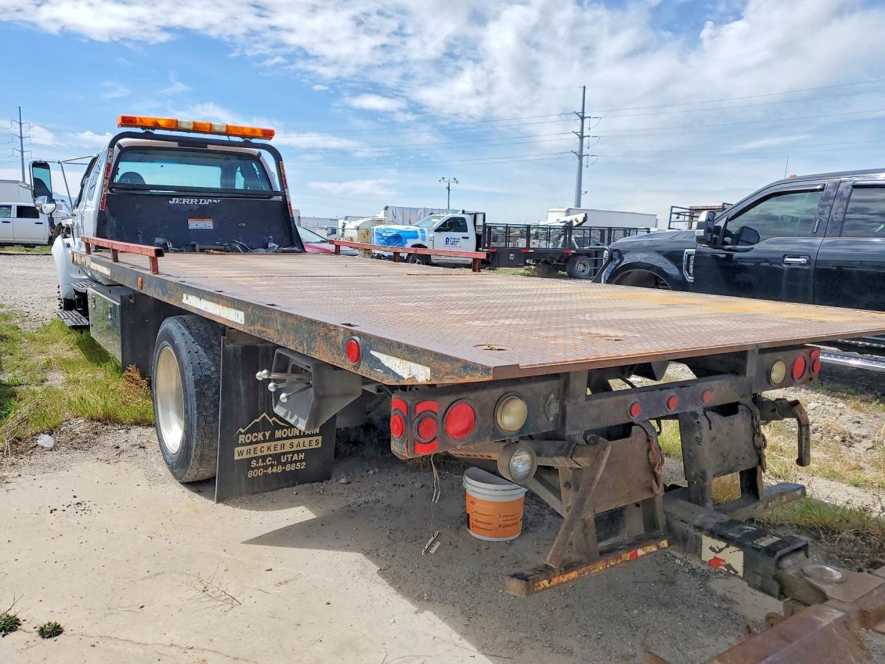 2007 Ford F650 Super Duty Rollback Truck - Фото 2