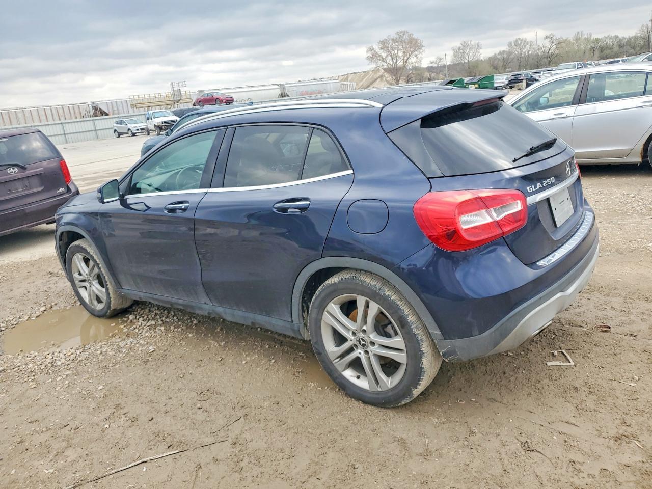 2018 Mercedes Benz Gla 250 4Matic - Фото 2