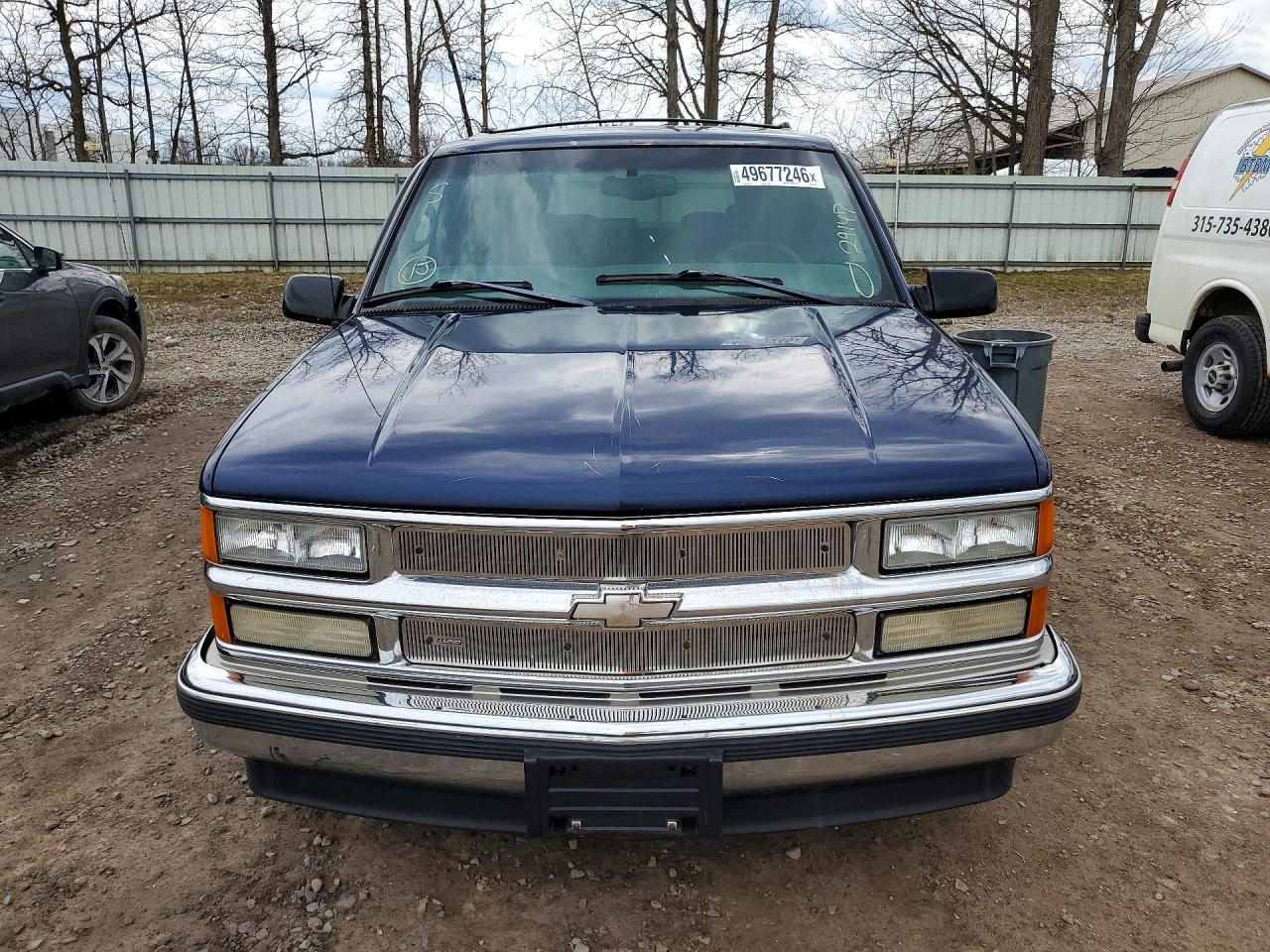 1998 Chevrolet Suburban C1500 - Фото 5