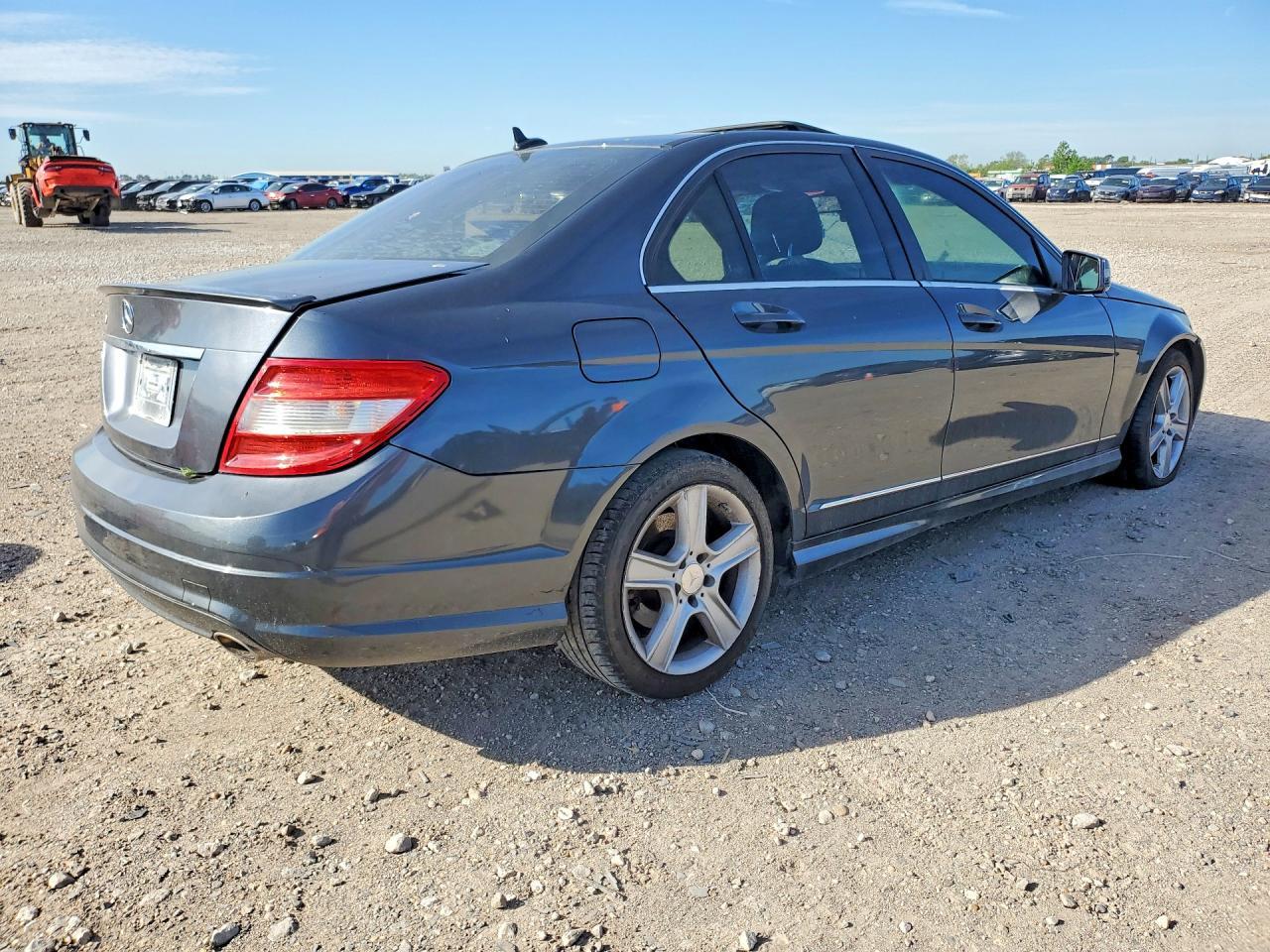 2010 Mercedes-Benz C 300 - Фото 3