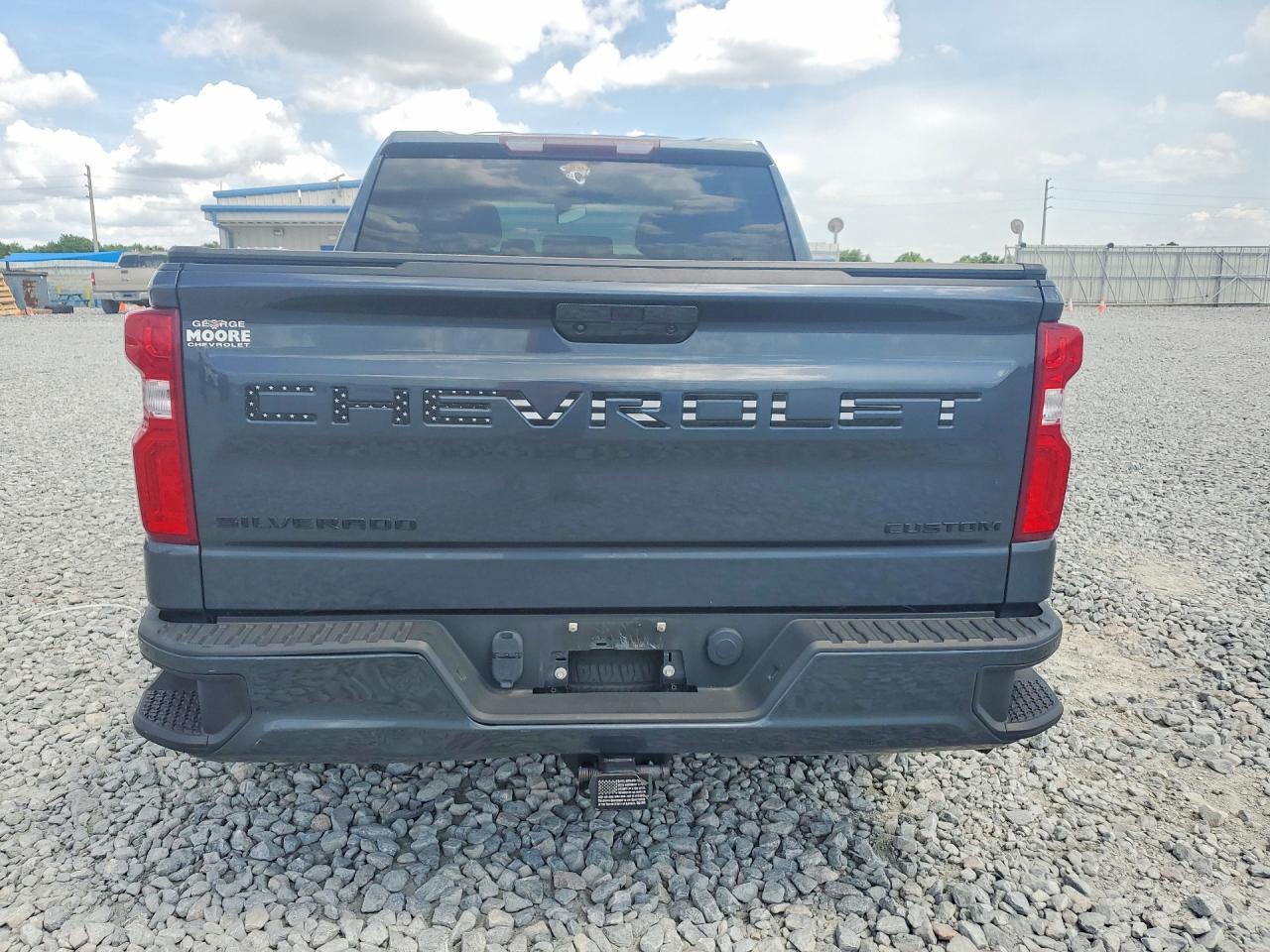 2022 Chevrolet Silverado Ltd K1500 Custom - Image 6