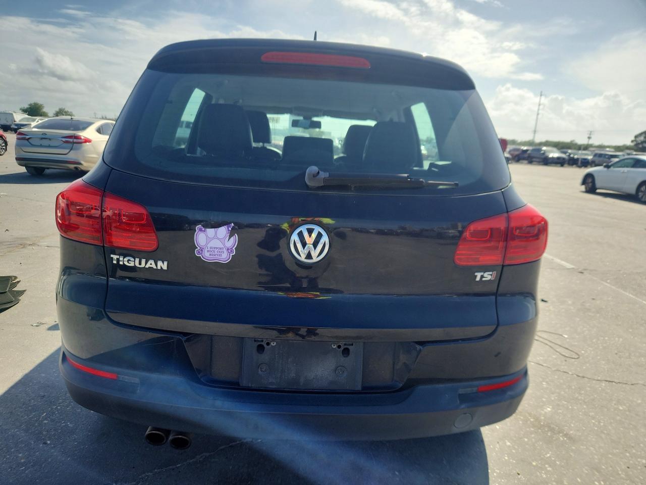 2016 Volkswagen Tiguan S - Image 6