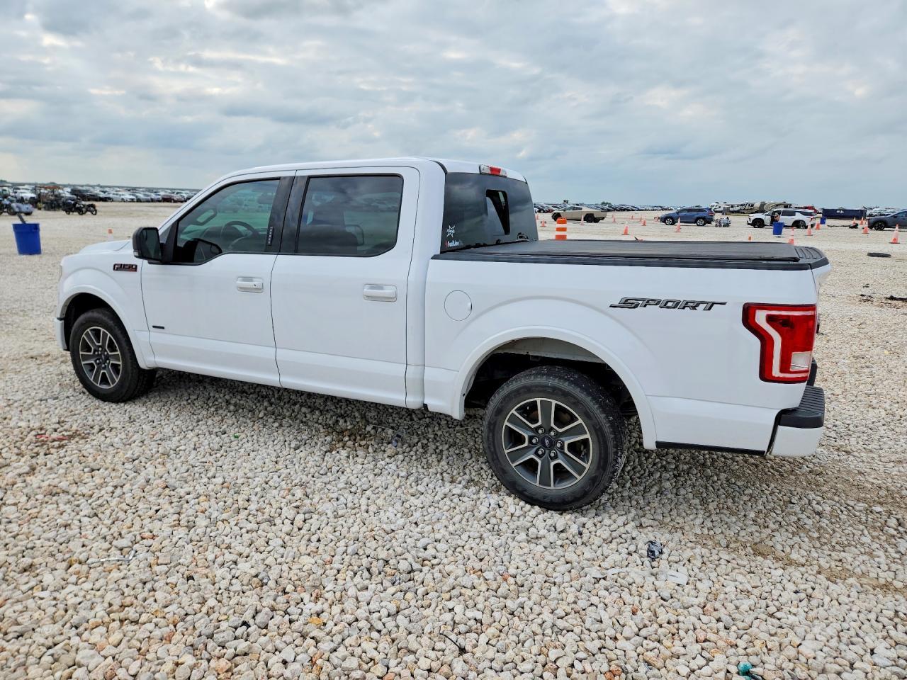 2016 Ford F150 - Фото 2