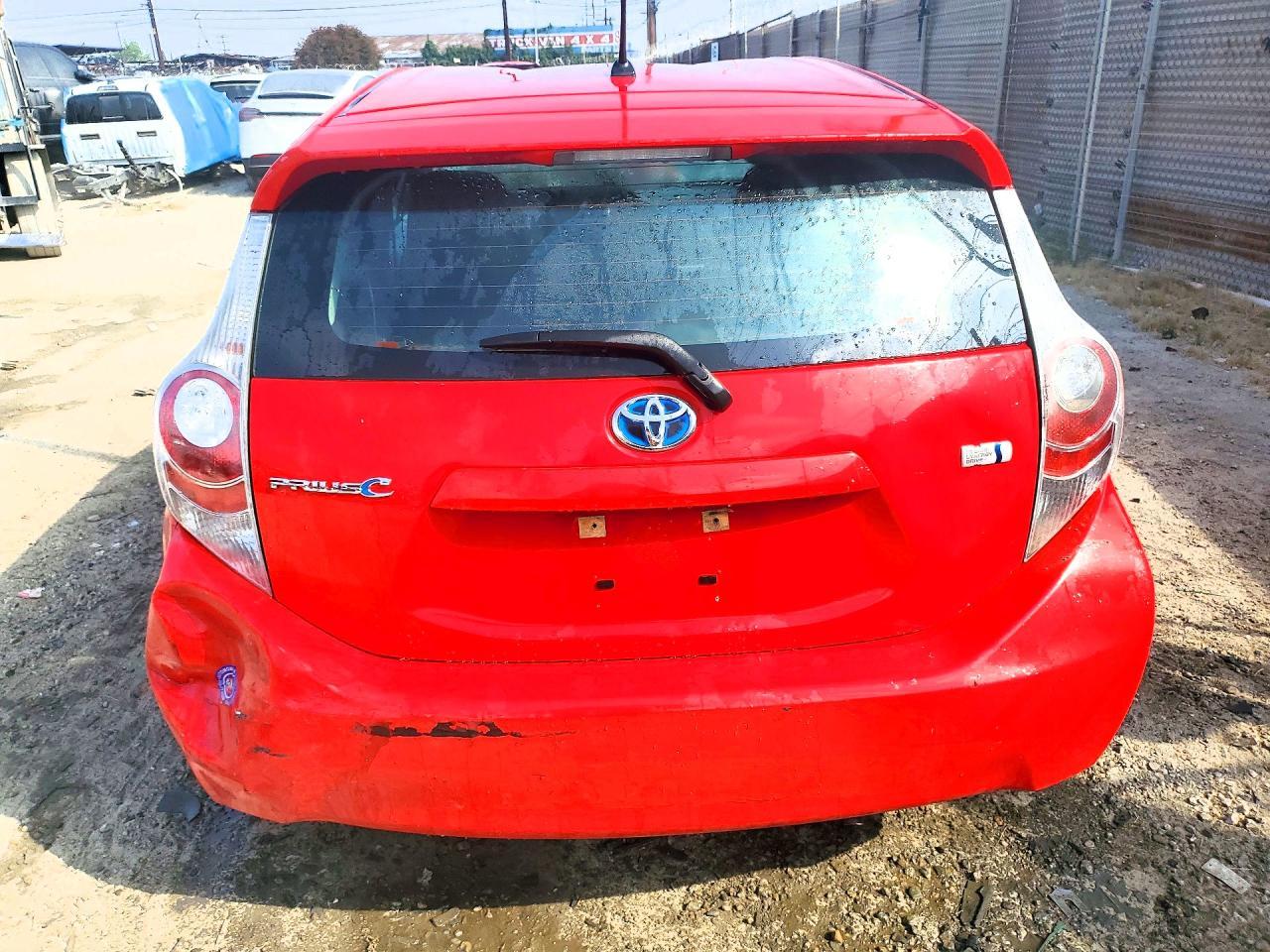 2014 Toyota Prius C Two - Фото 6