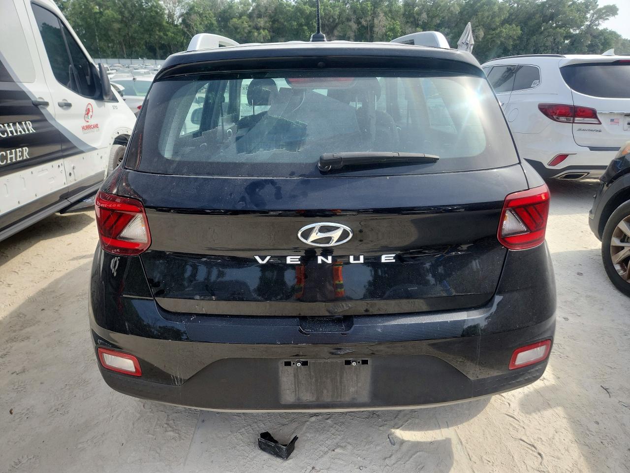 2023 Hyundai Venue Sel - Image 6